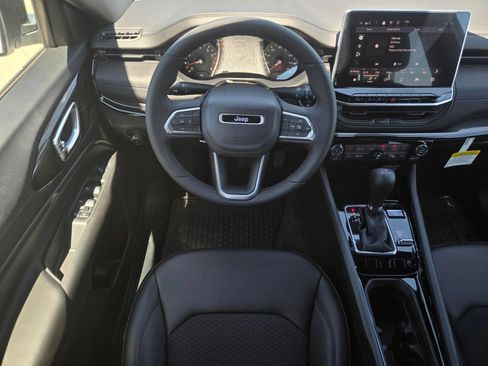 New 2026 Jeep Compass Latitude AWD/4WD image 9