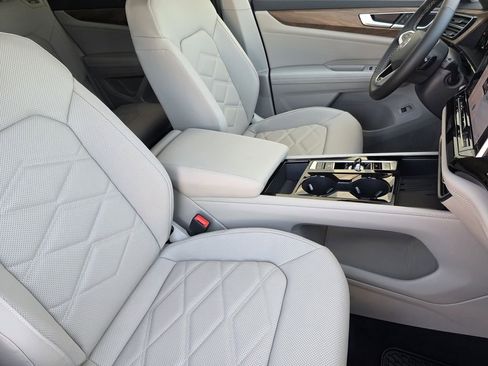 New 2026 Volkswagen Atlas SE image 10