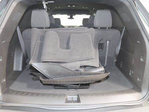 Used 2023 Chevrolet Traverse LT image 49