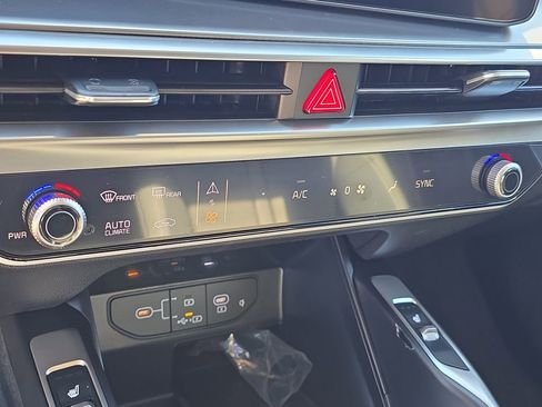 New 2026 Kia Sorento S w/ S Panoramic Sunroof Package FWD image 27