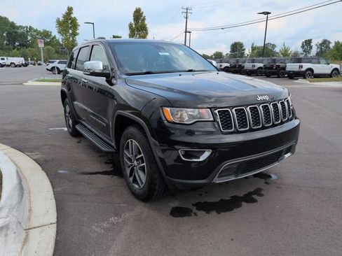 Used 2018 Jeep Grand Cherokee Limited AWD/4WD image 7