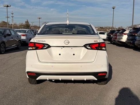 New 2025 Nissan Versa SR w/ Trunk Package image 6