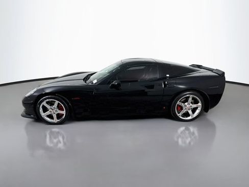 Used 2006 Chevrolet Corvette Coupe w/ Preferred Equipment Group RWD image 4
