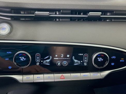 Certified 2025 Genesis GV70 2.5T Select w/ Select Package image 16