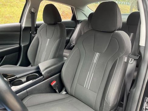 Used 2023 Hyundai Elantra SEL w/ Convenience Package image 9