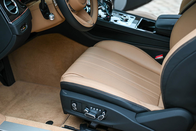 Used 2024 Bentley Continental GT V8 AWD/4WD image 22