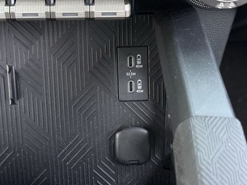 Used 2025 Toyota Tacoma TRD Sport AWD/4WD image 24