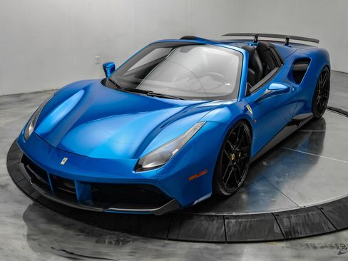 Used 2017 Ferrari 488 Spider RWD image 8