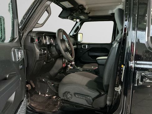 Used 2024 Jeep Wrangler Unlimited Rubicon image 9