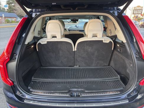 Used 2016 Volvo XC90 T6 Momentum w/ Momentum Plus Package image 7