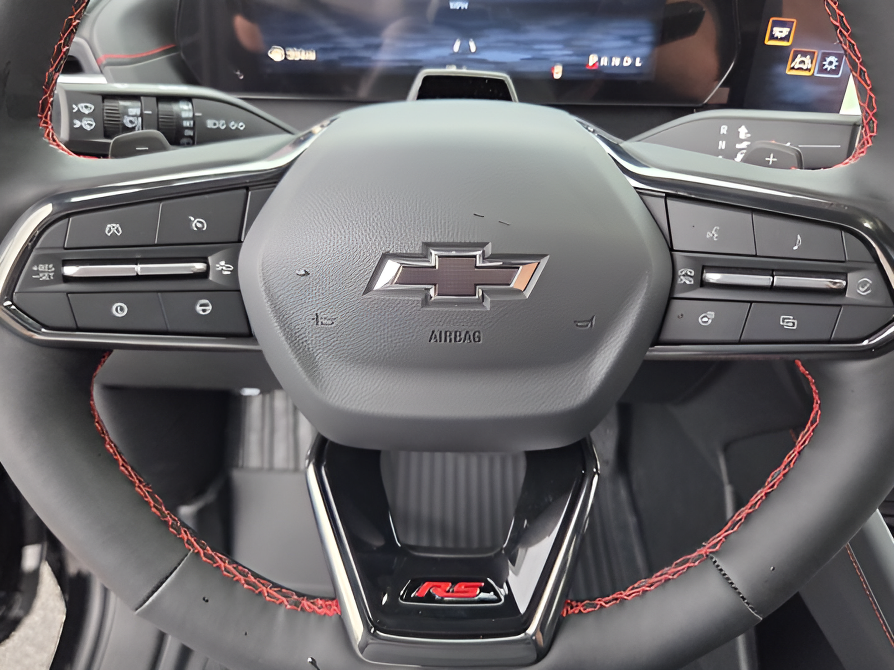 New 2027 Chevrolet Traverse RS w/ LPO, Floor Liner Package FWD image 23