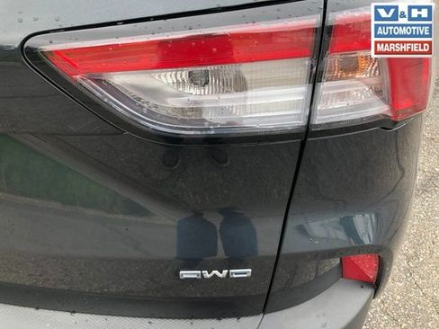 Used 2022 Ford Escape SEL AWD/4WD image 2