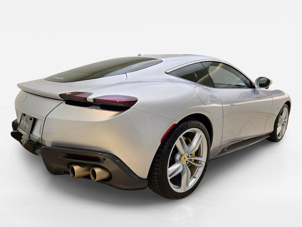 Used 2022 Ferrari Roma RWD image 9