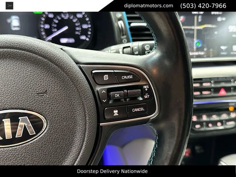Used 2018 Kia Niro EX Premium image 33