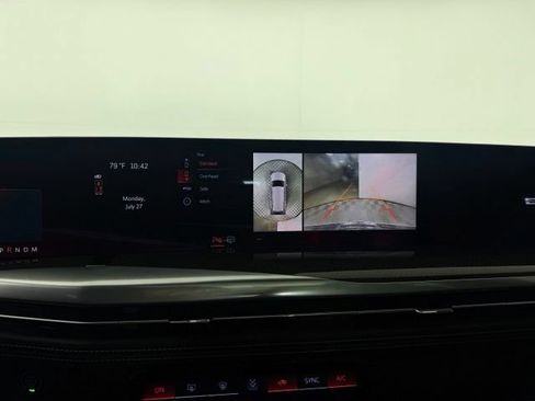 Used 2025 Cadillac Escalade V AWD/4WD image 22