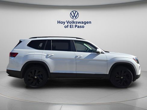 New 2026 Volkswagen Atlas SE image 2