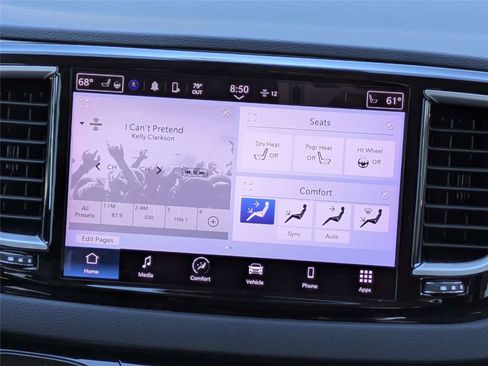 Used 2023 Chrysler Pacifica Touring-L FWD image 19