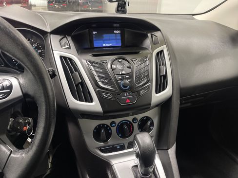 Used 2014 Ford Focus SE w/ SE Sport Package image 30