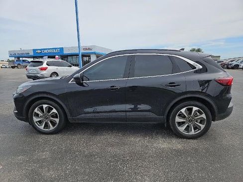 Used 2023 Ford Escape Platinum FWD image 3