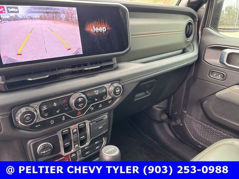 Used 2025 Jeep Gladiator Mojave image 17