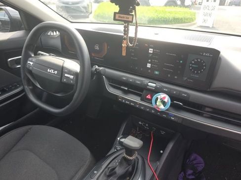 Used 2025 Kia K4 FWD image 9