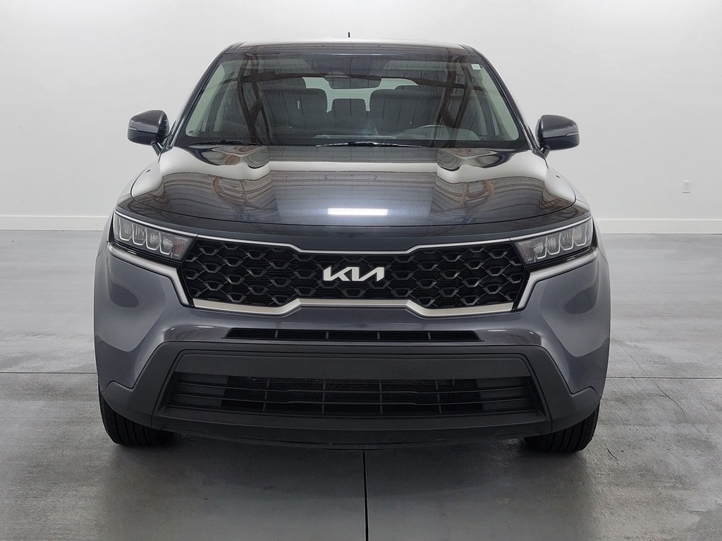 Used 2023 Kia Sorento LX AWD/4WD image 3