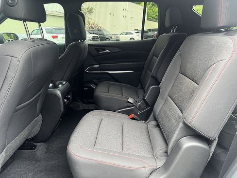 Used 2024 Chevrolet Traverse Z71 w/ Enhanced Driving Package AWD/4WD image 12