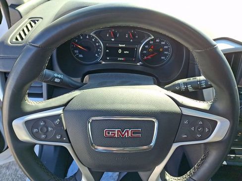 Used 2024 GMC Terrain SLT image 23