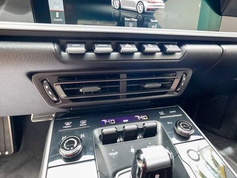 Used 2021 Porsche 911 Carrera 4 image 61