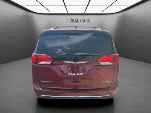 Used 2017 Chrysler Pacifica Limited FWD image 7