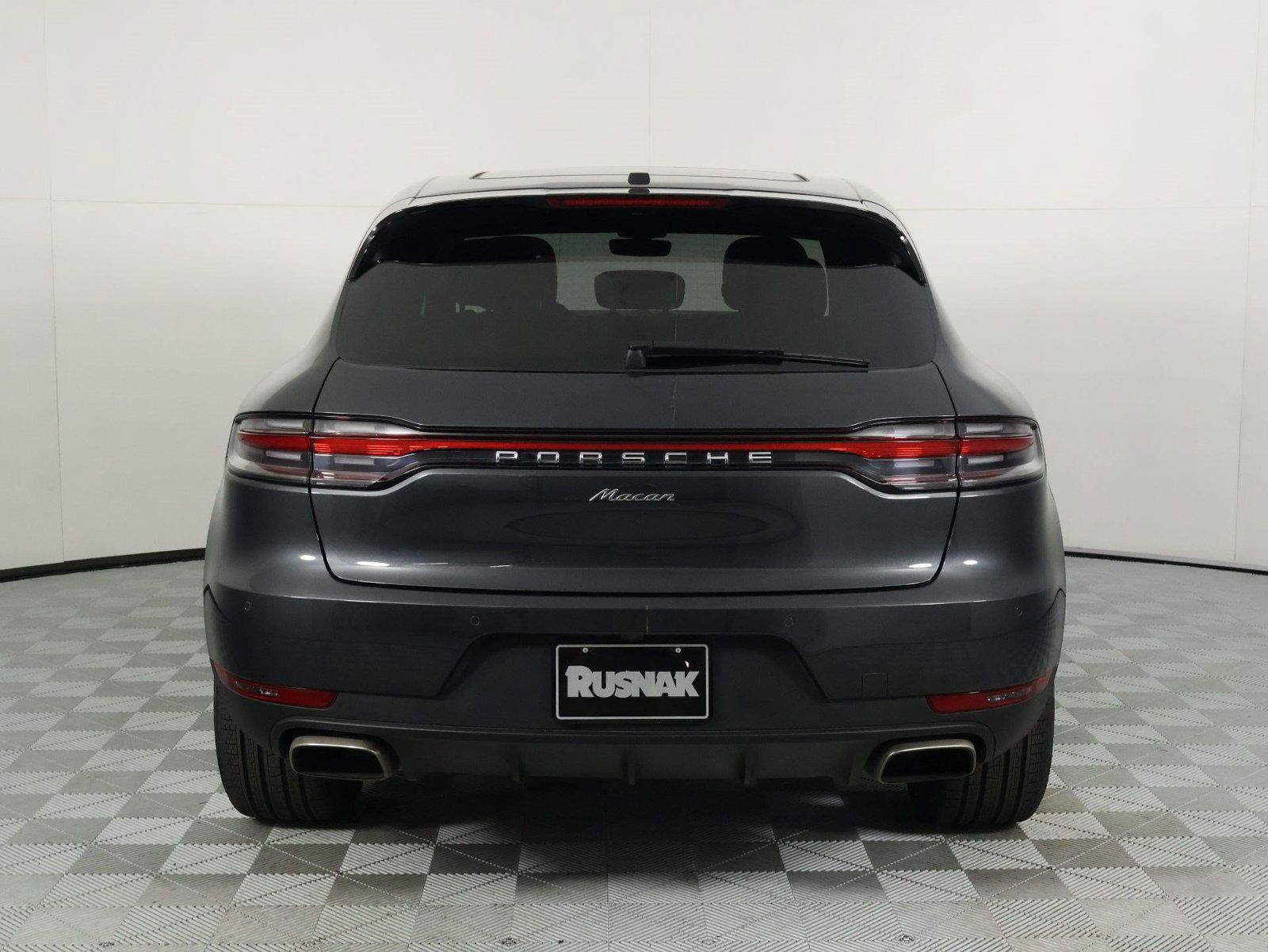Certified 2021 Porsche Macan AWD/4WD image 6
