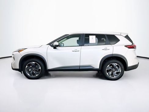 Used 2025 Nissan Rogue SV AWD/4WD image 4