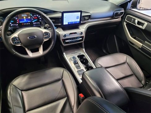 Used 2021 Ford Explorer XLT w/ Equipment Group 202A image 14