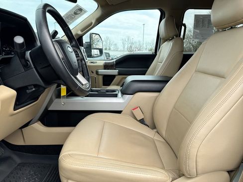 Used 2017 Ford F250 Lariat w/ Chrome Package image 20