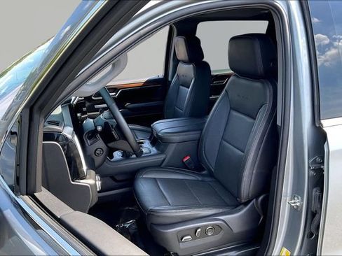 Used 2024 GMC Sierra 1500 Denali w/ Denali Reserve Package AWD/4WD image 15