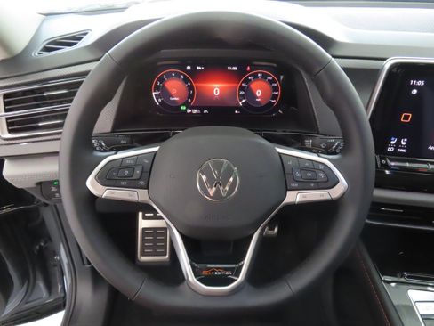 New 2025 Volkswagen Atlas Peak Edition SE image 16