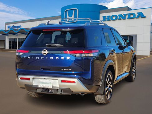Used 2025 Nissan Pathfinder Platinum w/ Cargo Package image 4