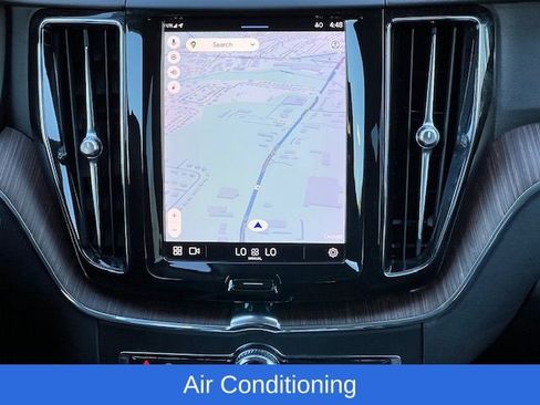 Used 2022 Volvo XC60 B5 Momentum w/ Protection Package Premier image 18