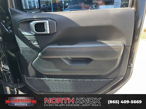 Used 2023 Jeep Gladiator Mojave w/ Cold Weather Group AWD/4WD image 28