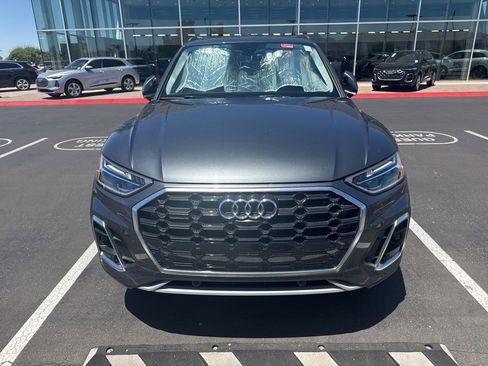 Used 2023 Audi Q5 2.0T Premium Plus w/ Premium Plus Package AWD/4WD image 2