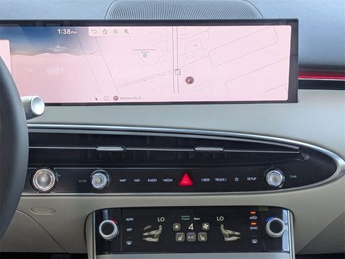 New 2026 Genesis GV70 2.5T Select image 18