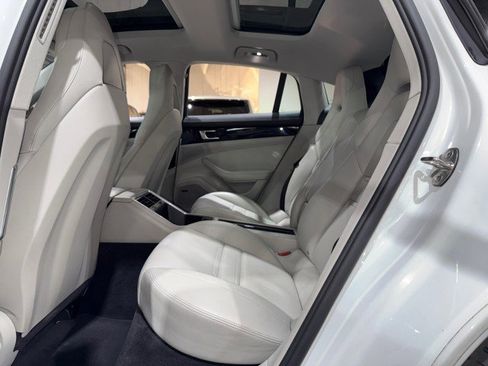 Used 2017 Porsche Panamera image 13