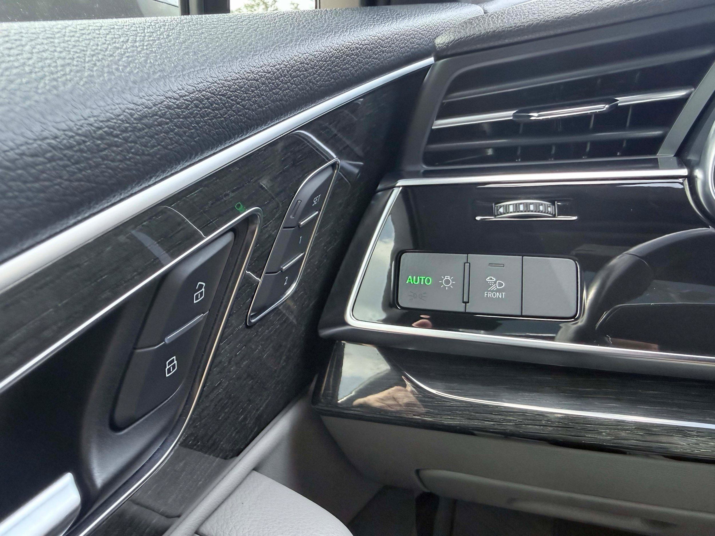 Used 2020 Audi Q7 3.0T Premium Plus w/ Premium Plus Package AWD/4WD image 21