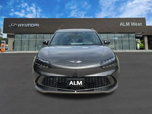 Used 2025 Genesis GV60 RWD image 2