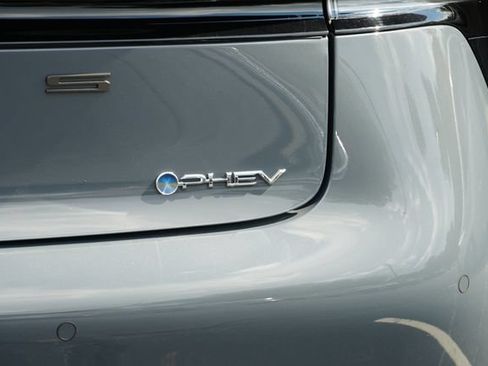 Used 2026 Toyota Prius Plug-In Hybrid w/ Limited Premium Package FWD image 9