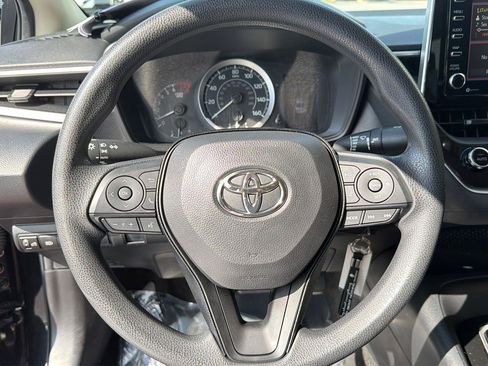 Used 2021 Toyota Corolla LE FWD image 19