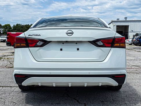 Used 2025 Nissan Altima 2.5 SV FWD image 5