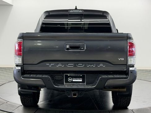Used 2022 Toyota Tacoma TRD Off-Road w/ Technology Package RWD image 11