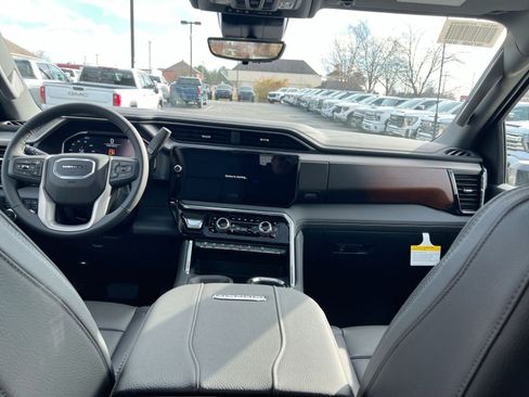 New 2026 GMC Sierra 2500 Denali w/ Denali Reserve Package image 17