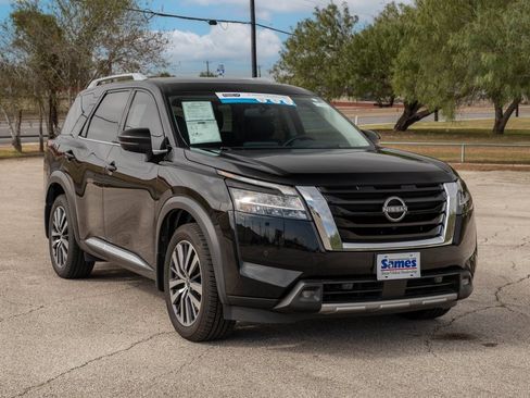 Used 2022 Nissan Pathfinder Platinum w/ Cargo Package image 1